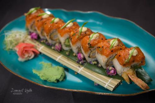 Tataki Sake Roll