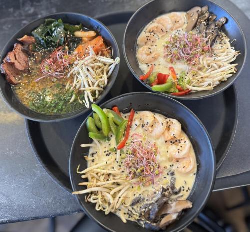 Osumashi z boczkiemTajska kokosowa z krewetkami