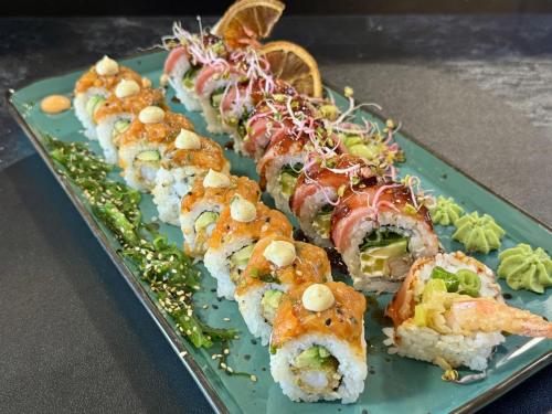 Tataki Sake RollBlack Dragon